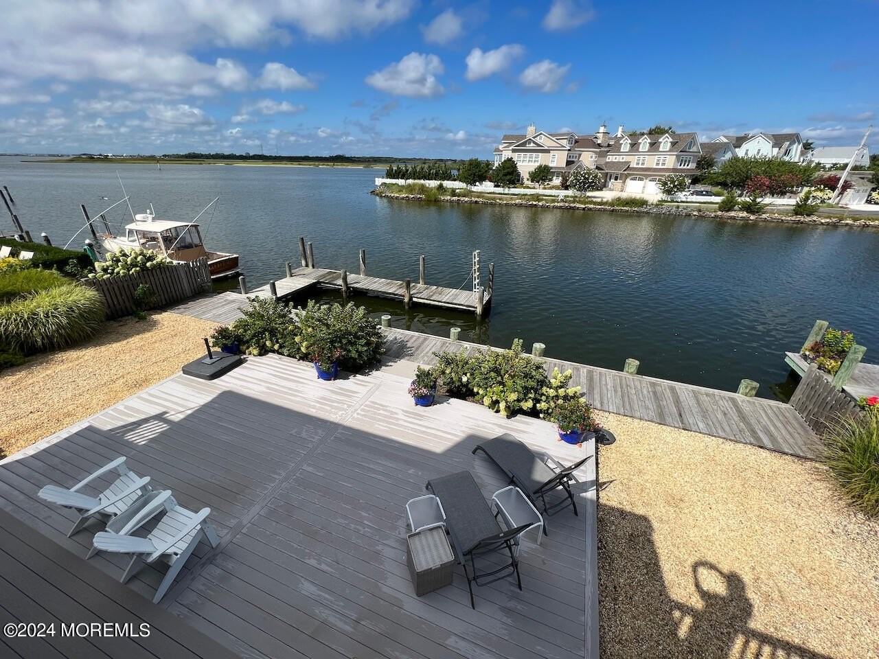 980 Barnegat Ln - Photo 4 of 27