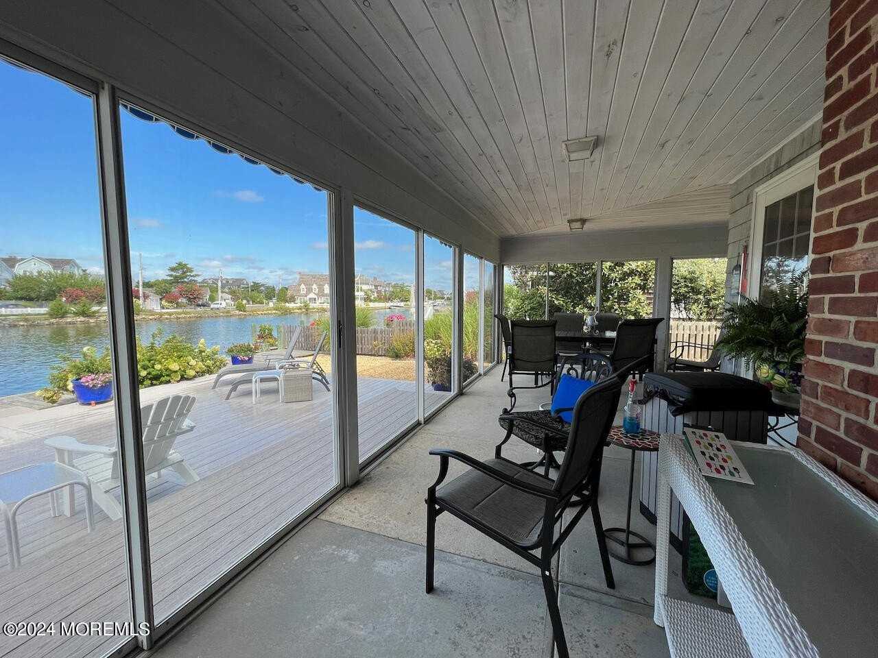 980 Barnegat Ln - Photo 5 of 27