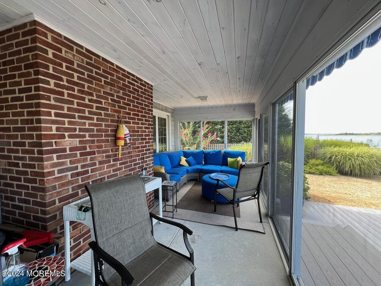 980 Barnegat Ln - Photo 6 of 27