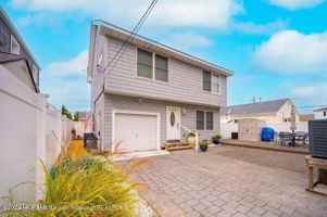 featured image of 2302 Grand Central Ave Unit B #B