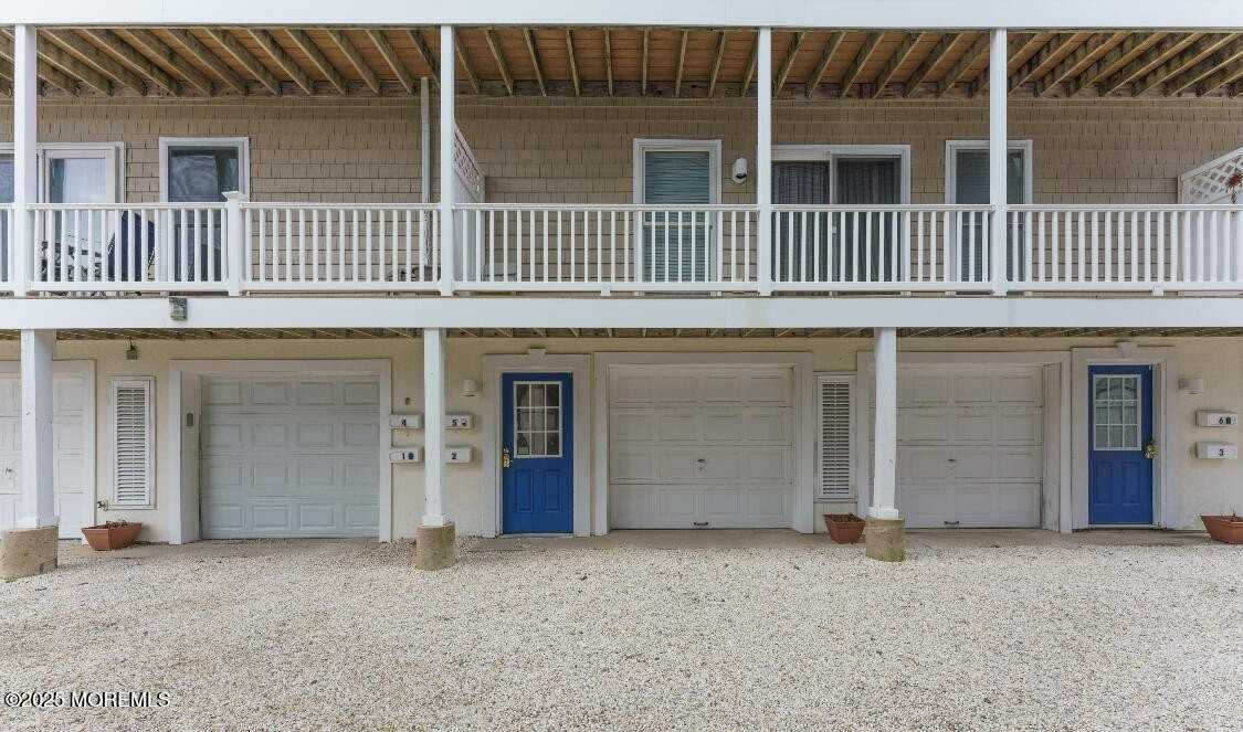 32 Webster Ave Unit 5 #5 - Photo 2 of 15