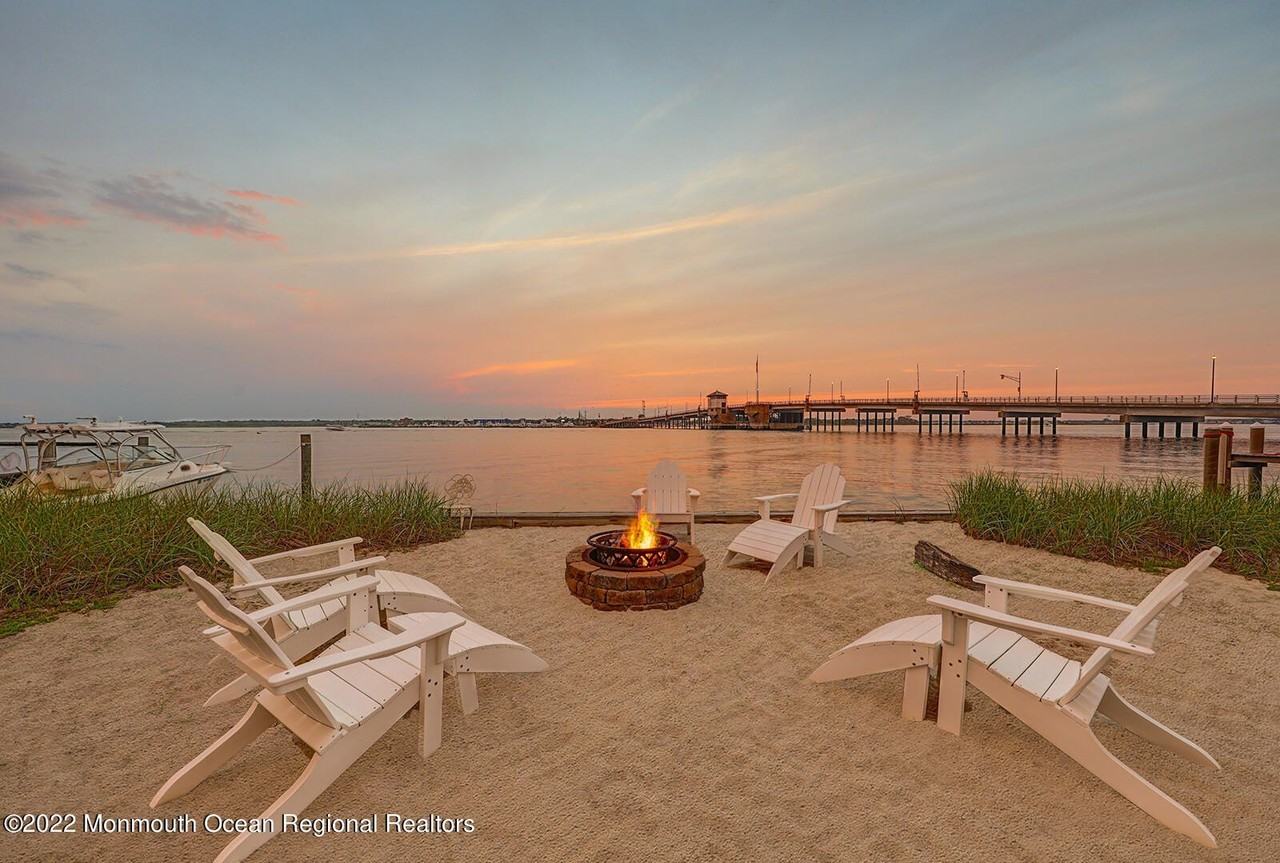 306 306 Old Bridge Street unit: Summer Rental - Photo 2 of 29