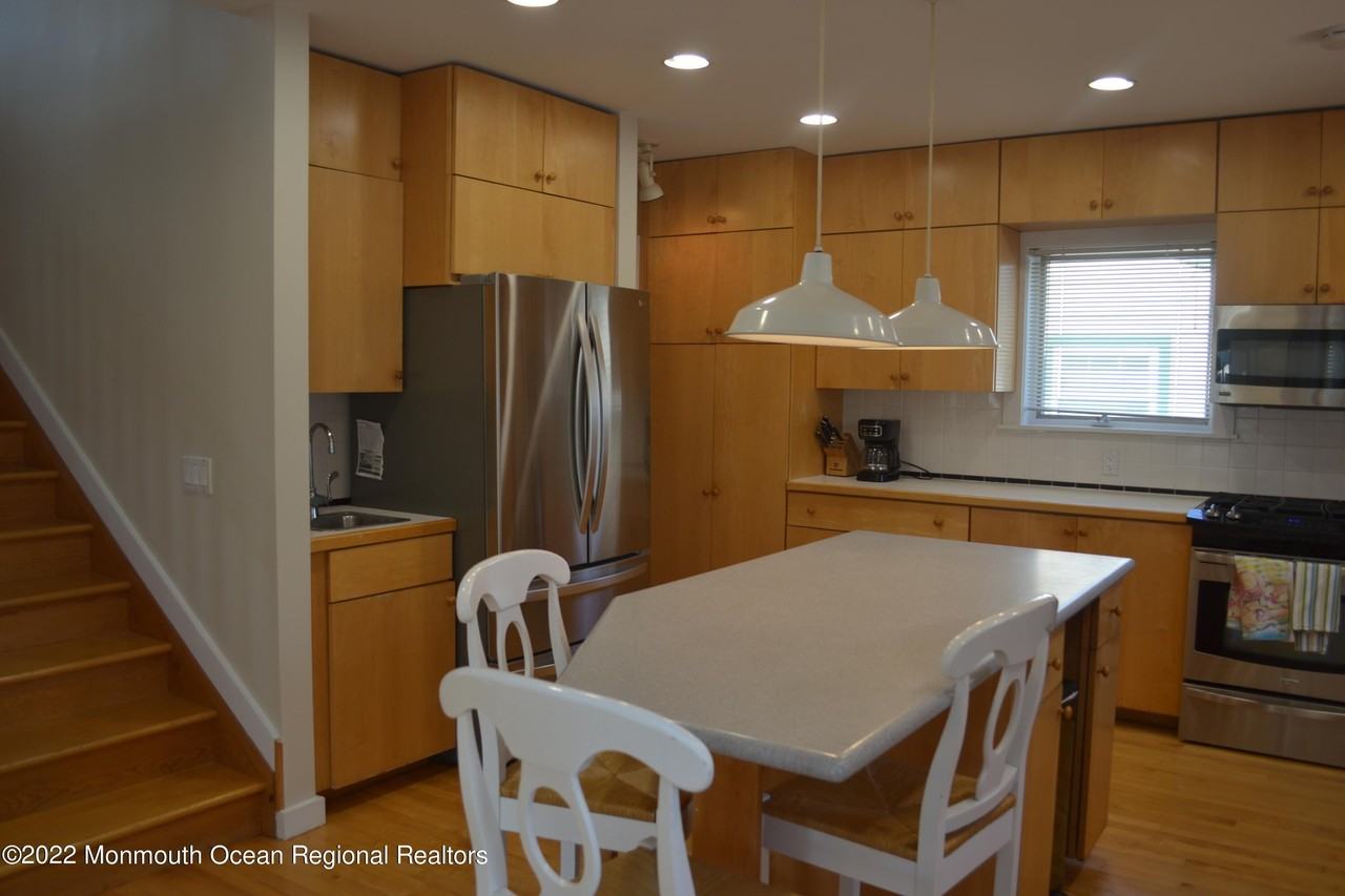 15 Ortley Ave - Photo 6 of 41