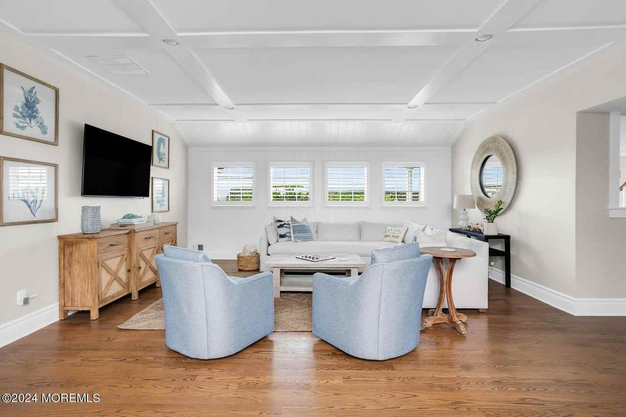 208 Neptune Pl - Photo 6 of 50