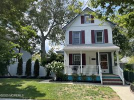 featured image of 819 Dunlewy St
