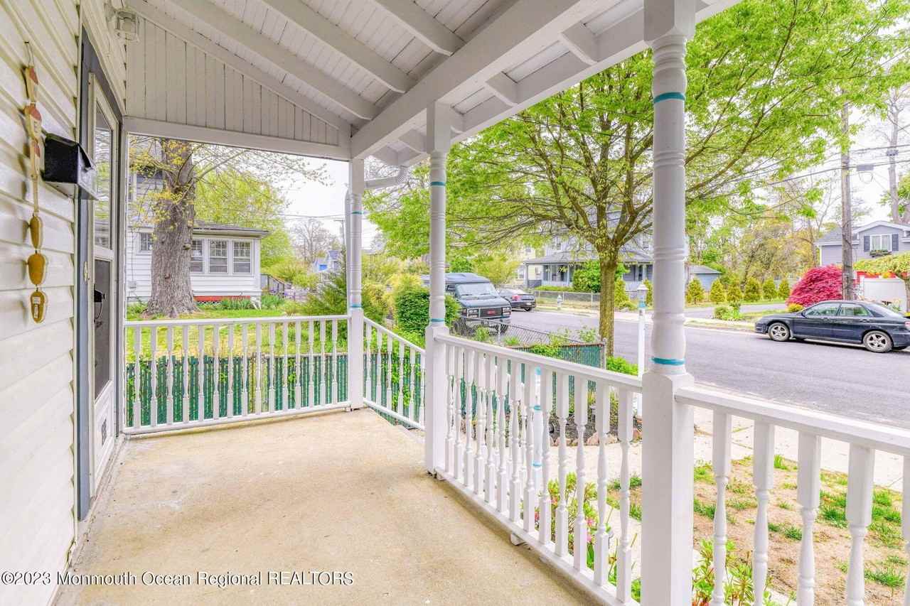 819 Dunlewy St - Photo 3 of 40