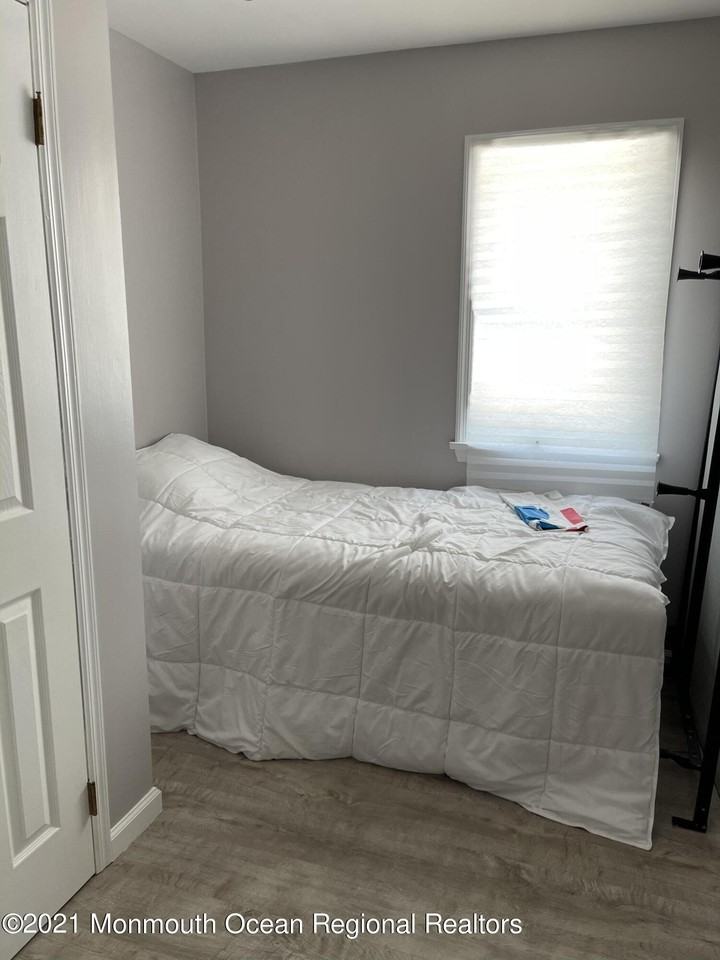 179 Delaware Ave - Photo 7 of 17