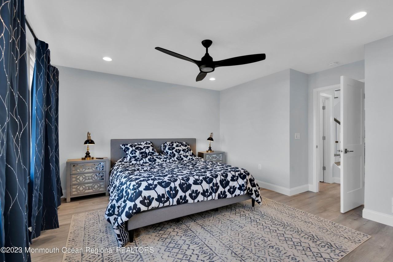 121 Dewey Dr - Photo 5 of 25