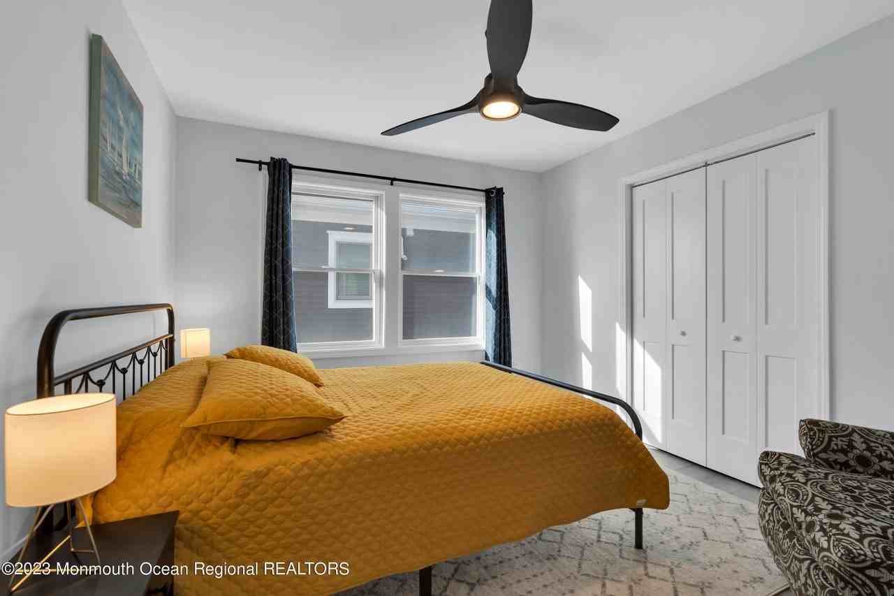 121 Dewey Dr - Photo 7 of 25