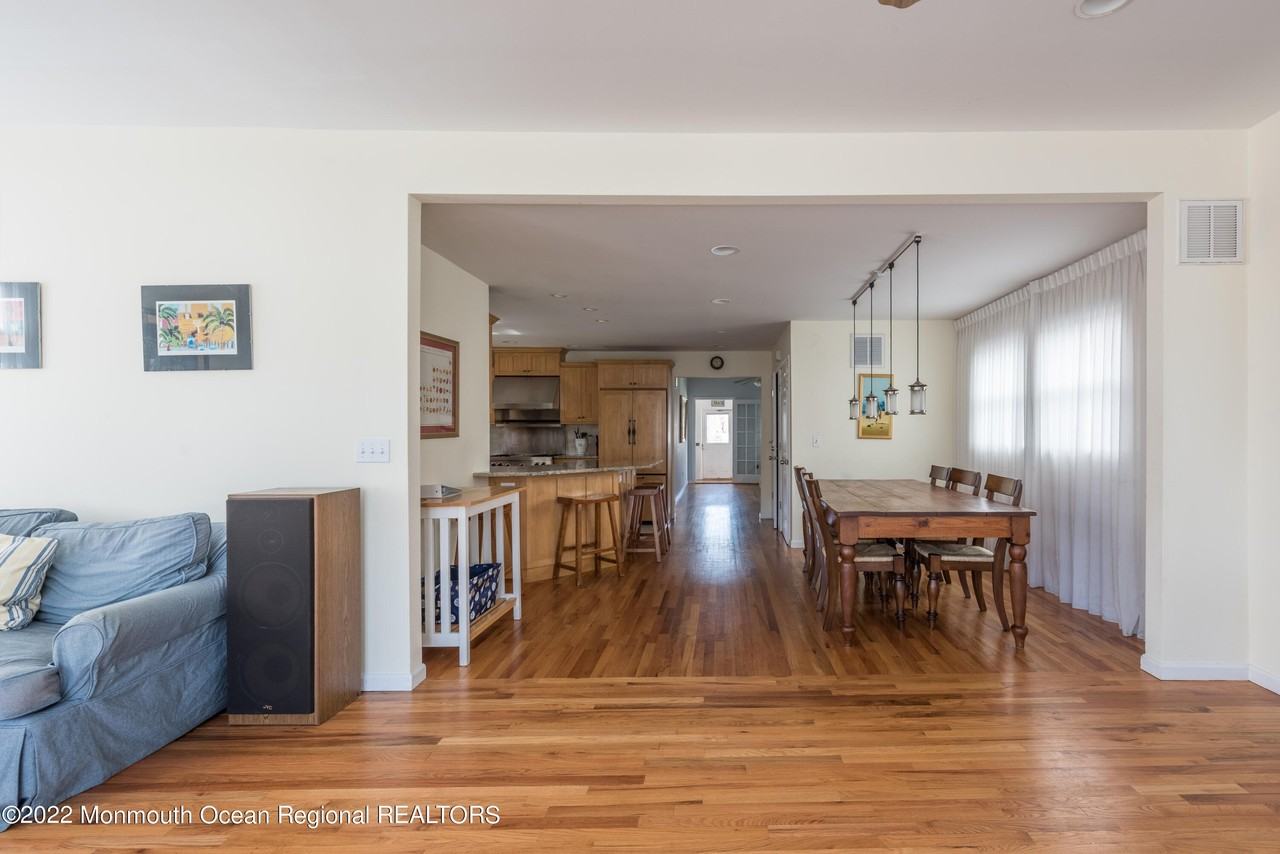 164 Osborne Ave - Photo 2 of 7