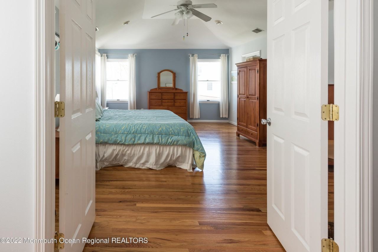 164 Osborne Ave - Photo 3 of 7