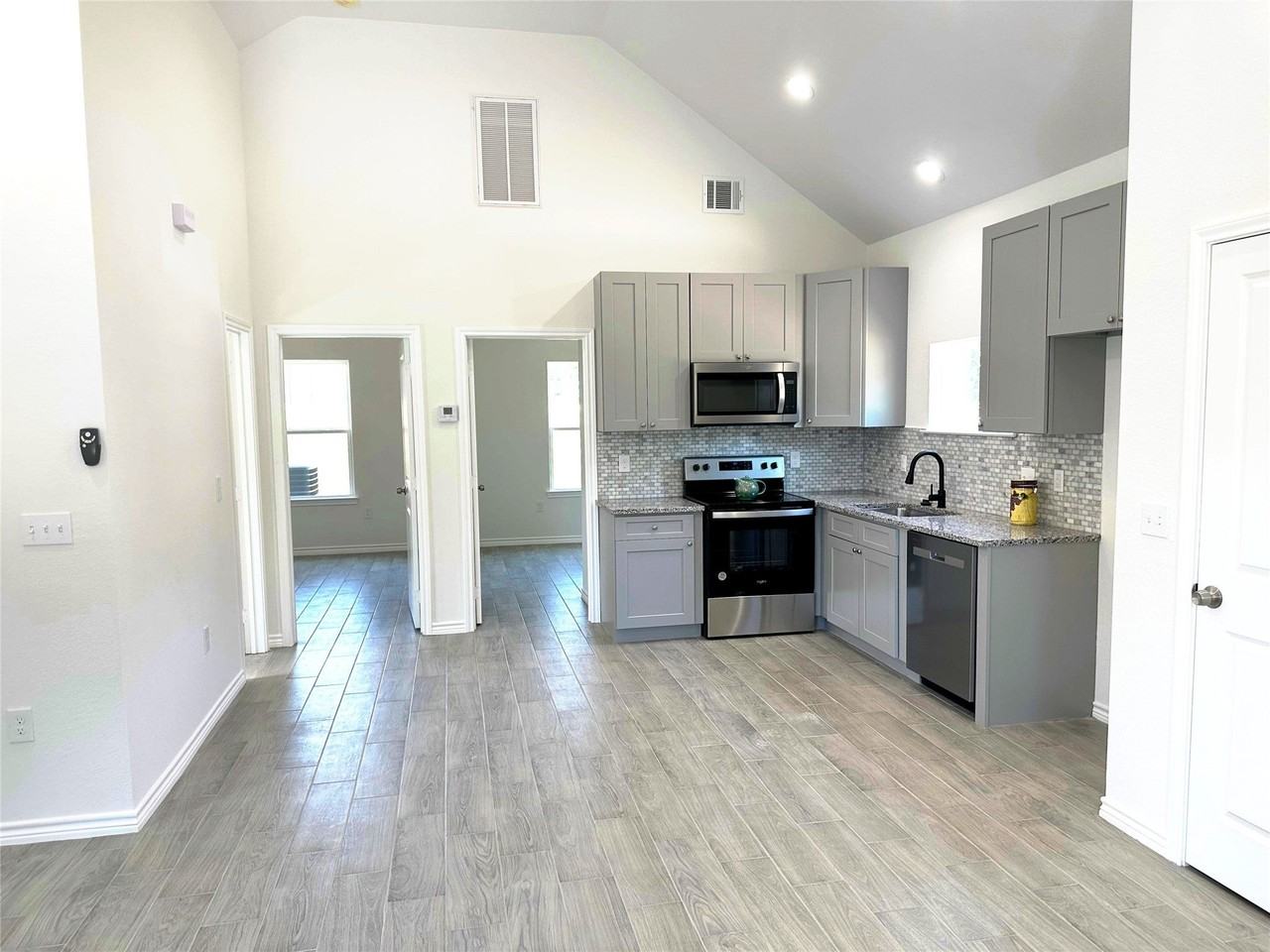 16602 E Forrestal - Photo 3 of 9