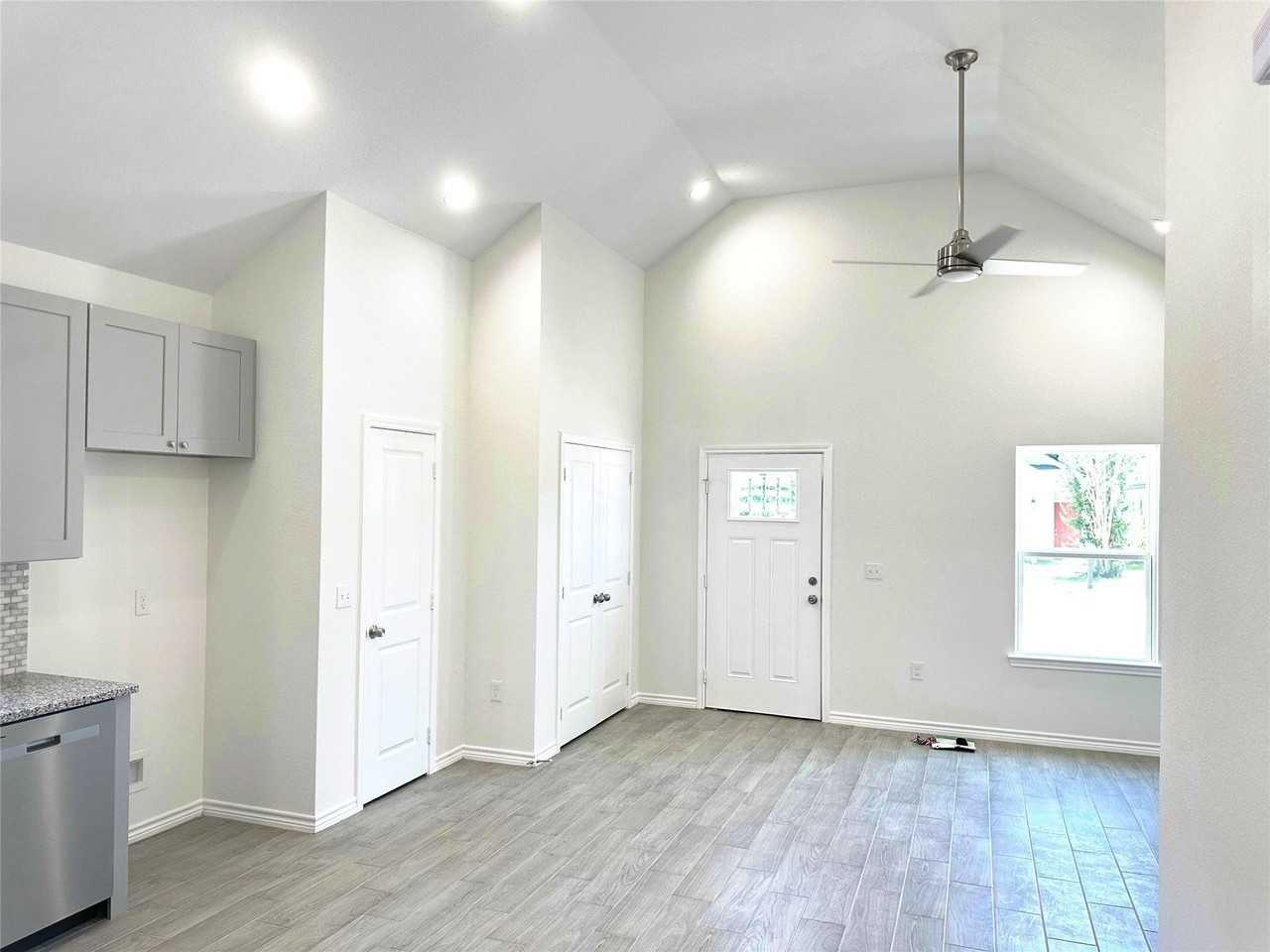 16602 E Forrestal - Photo 4 of 9