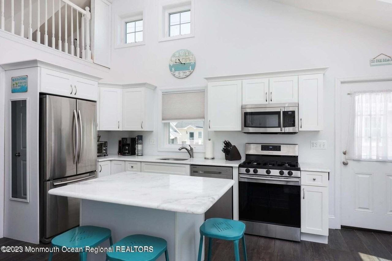 118 W Tide Way - Photo 6 of 14