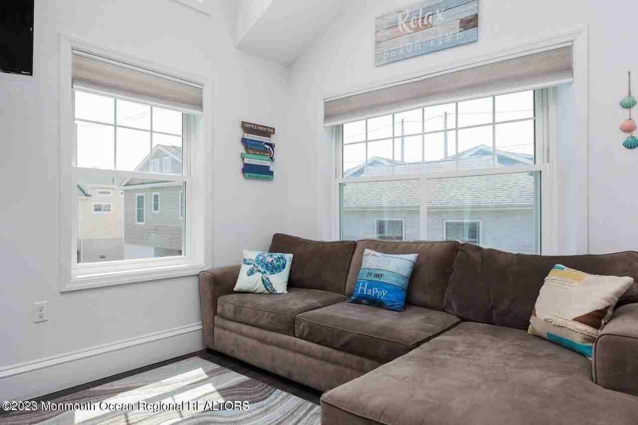 118 W Tide Way - Photo 7 of 14
