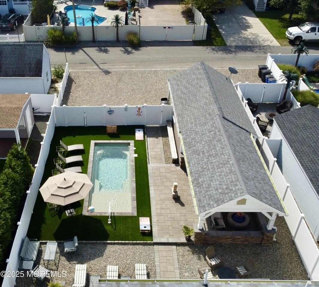 304 Arnold Ave - Photo 2 of 50