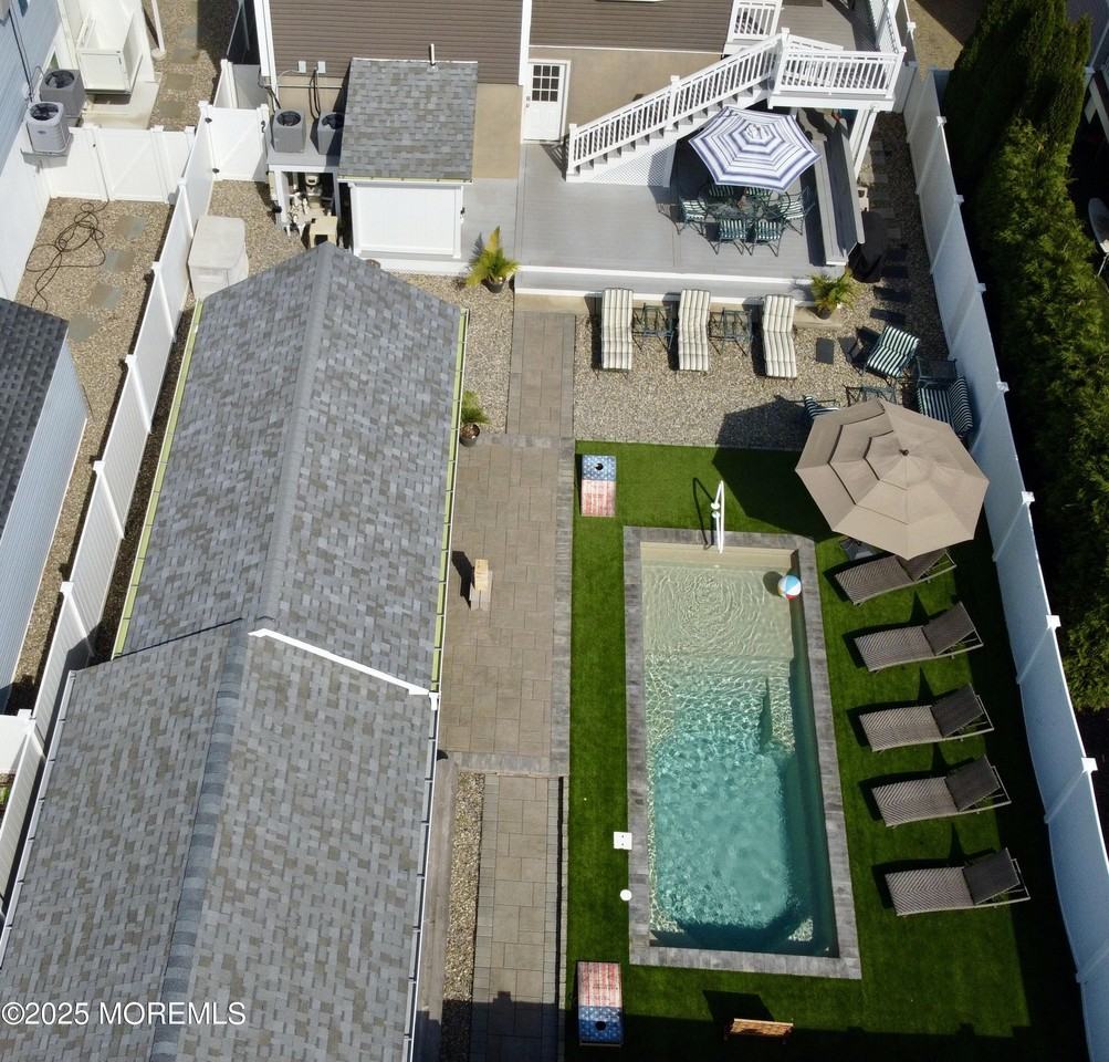 304 Arnold Ave - Photo 3 of 50