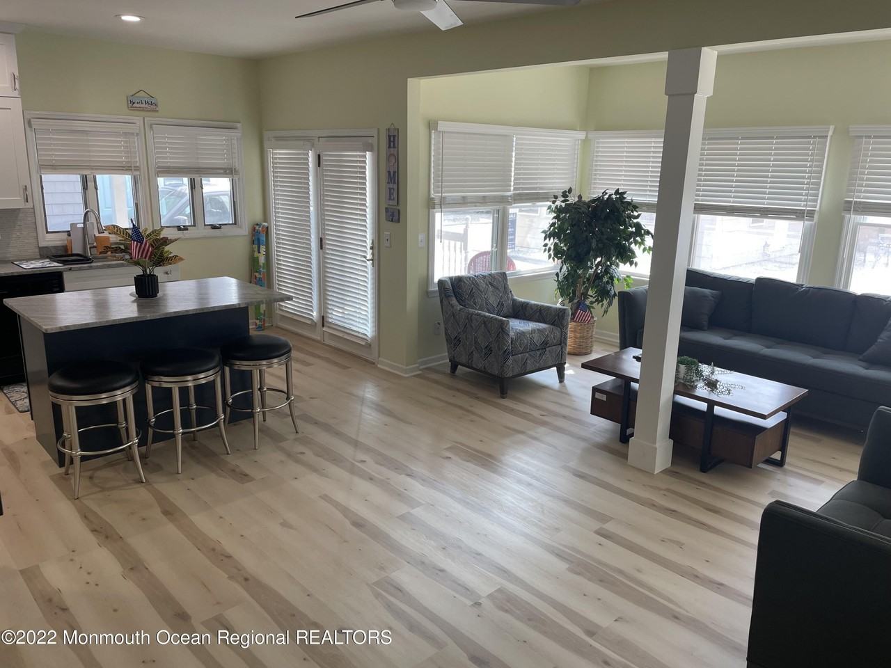 68 Pacific Way - Photo 3 of 13