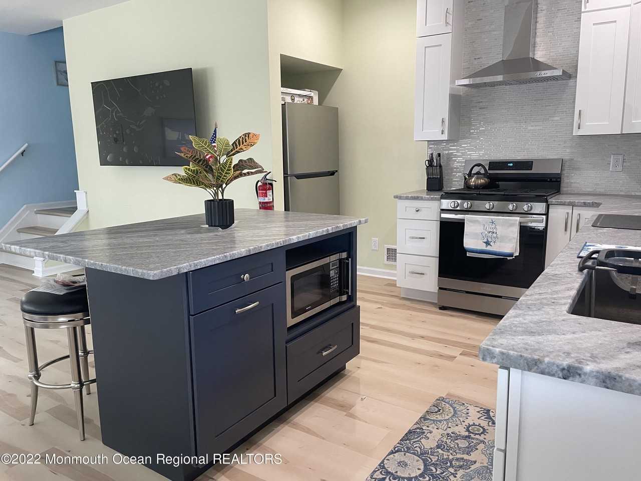 68 Pacific Way - Photo 6 of 13