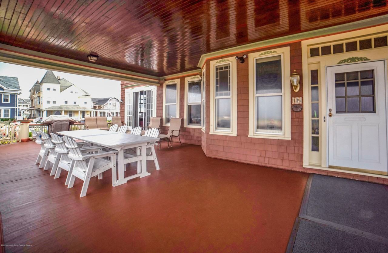 19 Ocean Ave - Photo 7 of 50