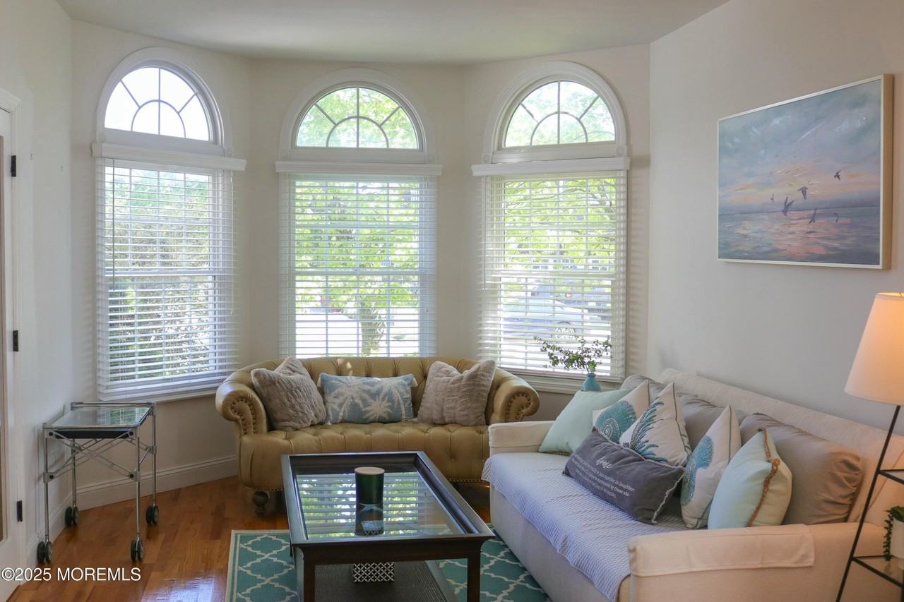 165 Osborne Ave - Photo 7 of 21