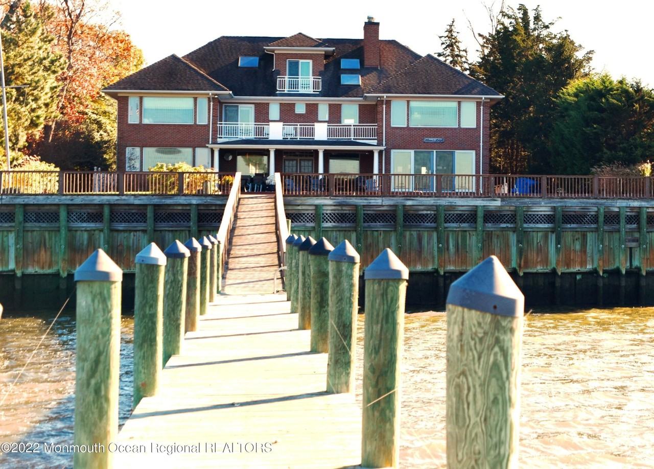 309 309 Lincoln Avenue unit: Weekly - Photo 3 of 36