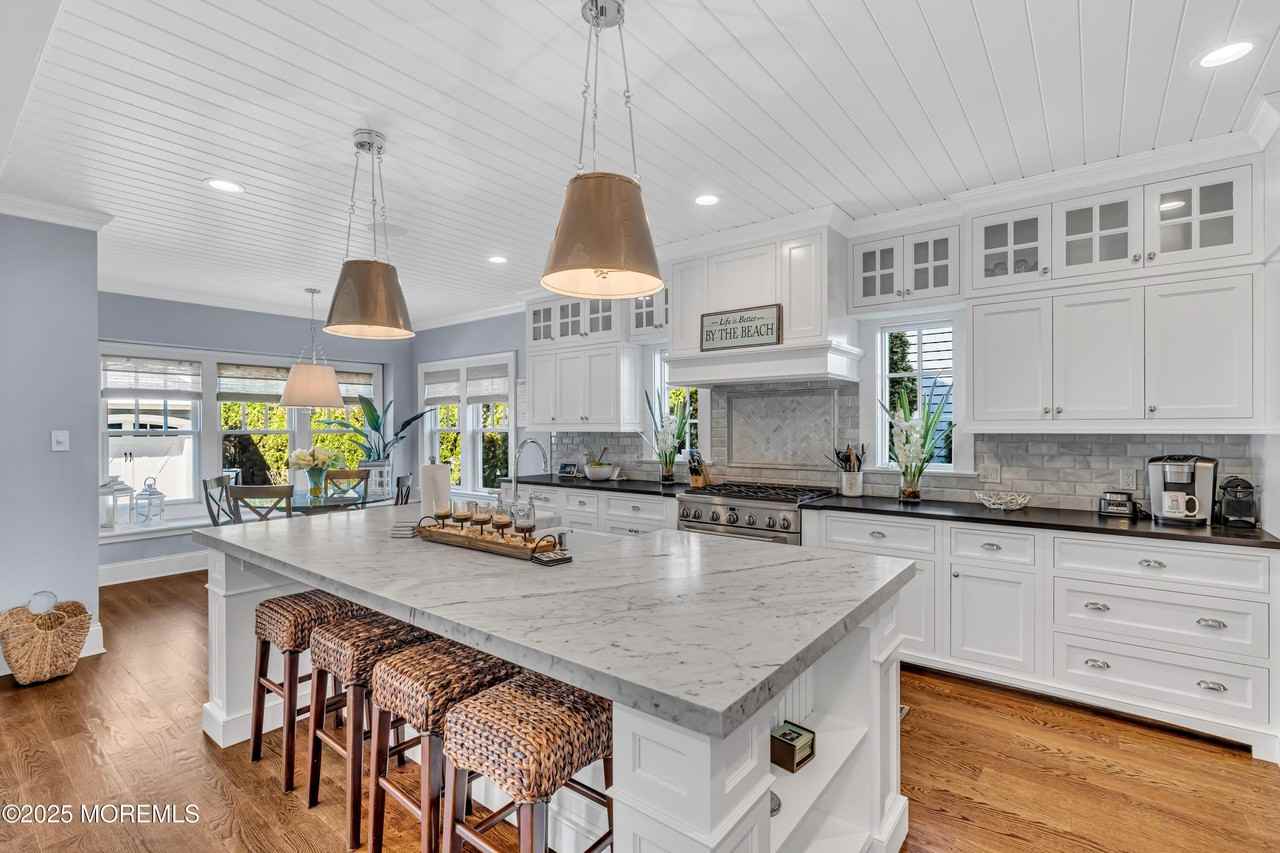 316 Jersey Ave - Photo 7 of 31