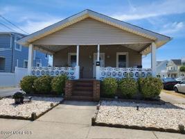 featured image of 111 17th Ave