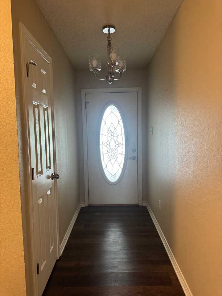 6918 Sayle St - Photo 2 of 27