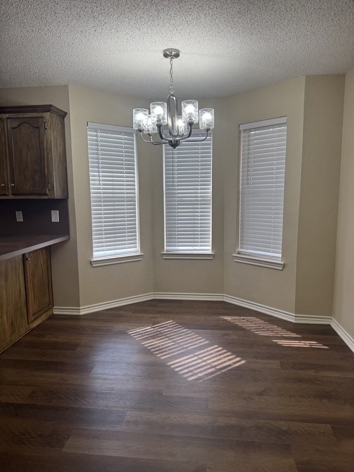 6918 Sayle St - Photo 7 of 27