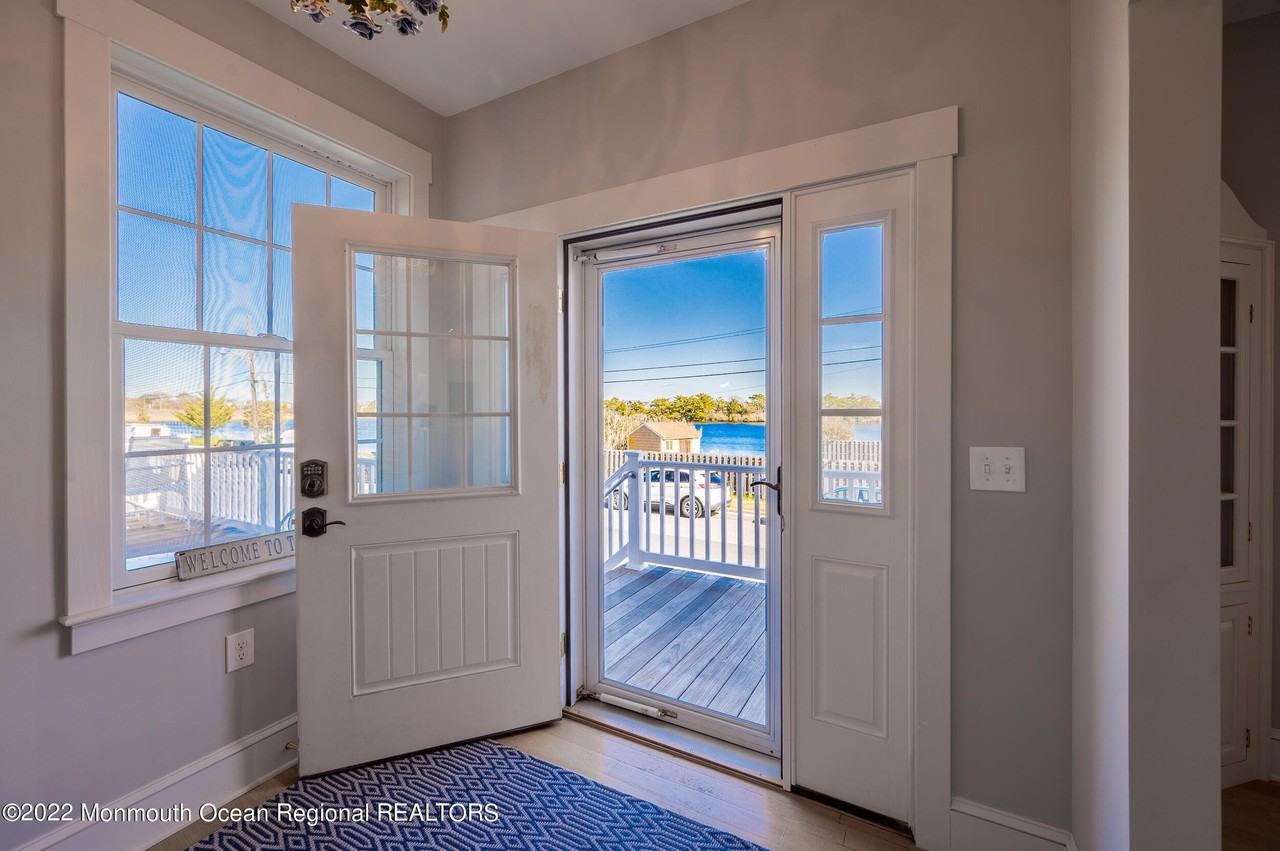 128 Park Ave - Photo 3 of 28