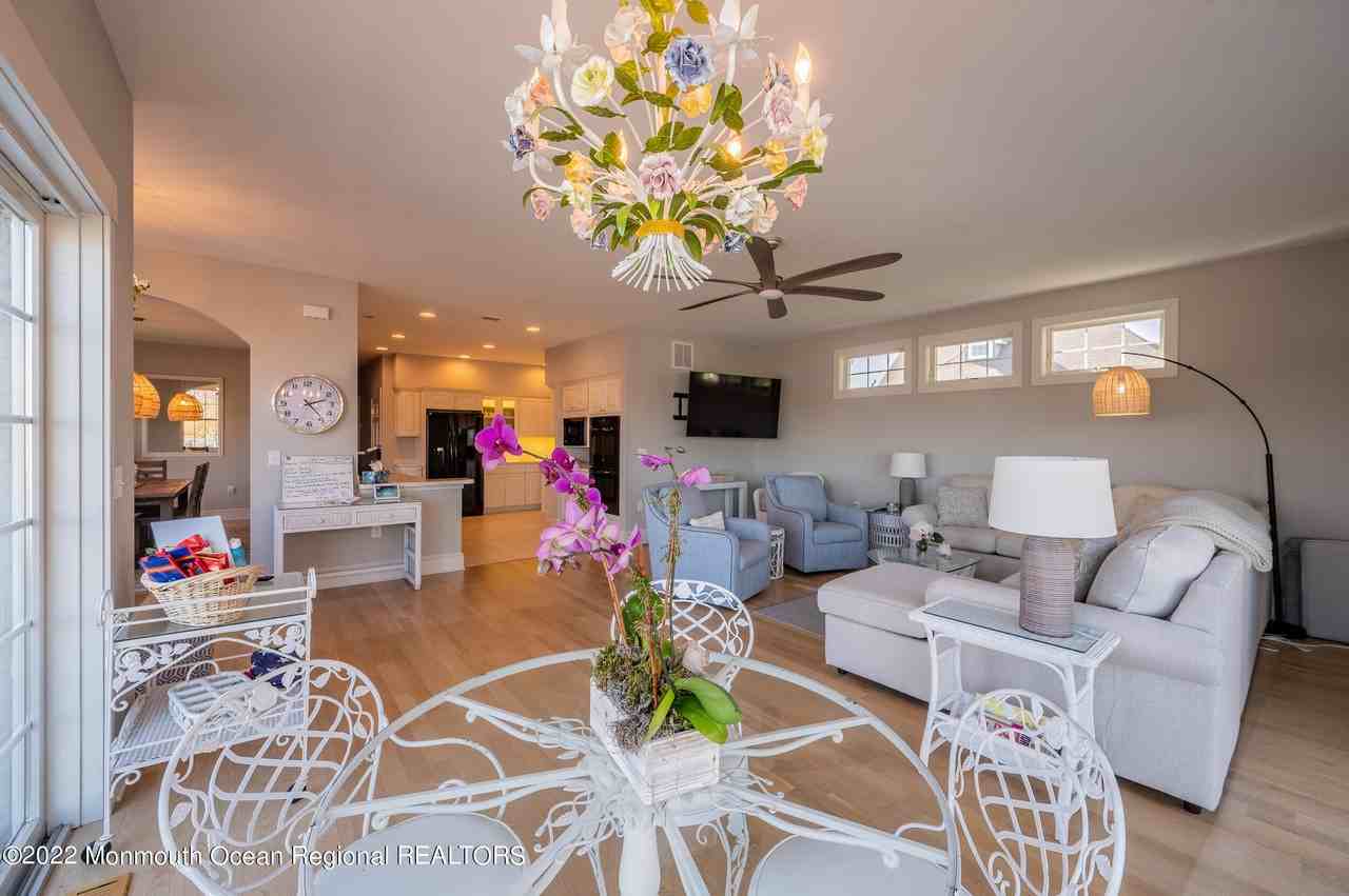 128 Park Ave - Photo 5 of 28