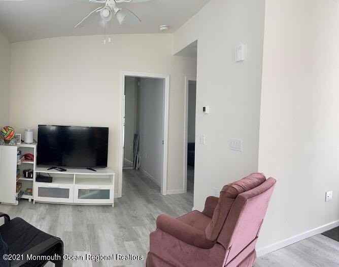 121 W Tide Way - Photo 6 of 20