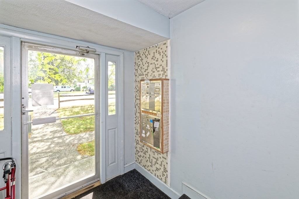 133 Winthrop St - Photo 2 of 17