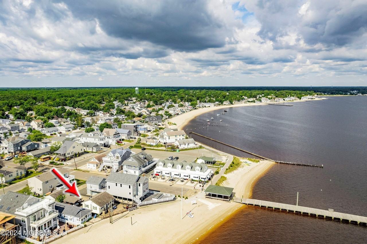 504 E Riviera Ave - Photo 3 of 17