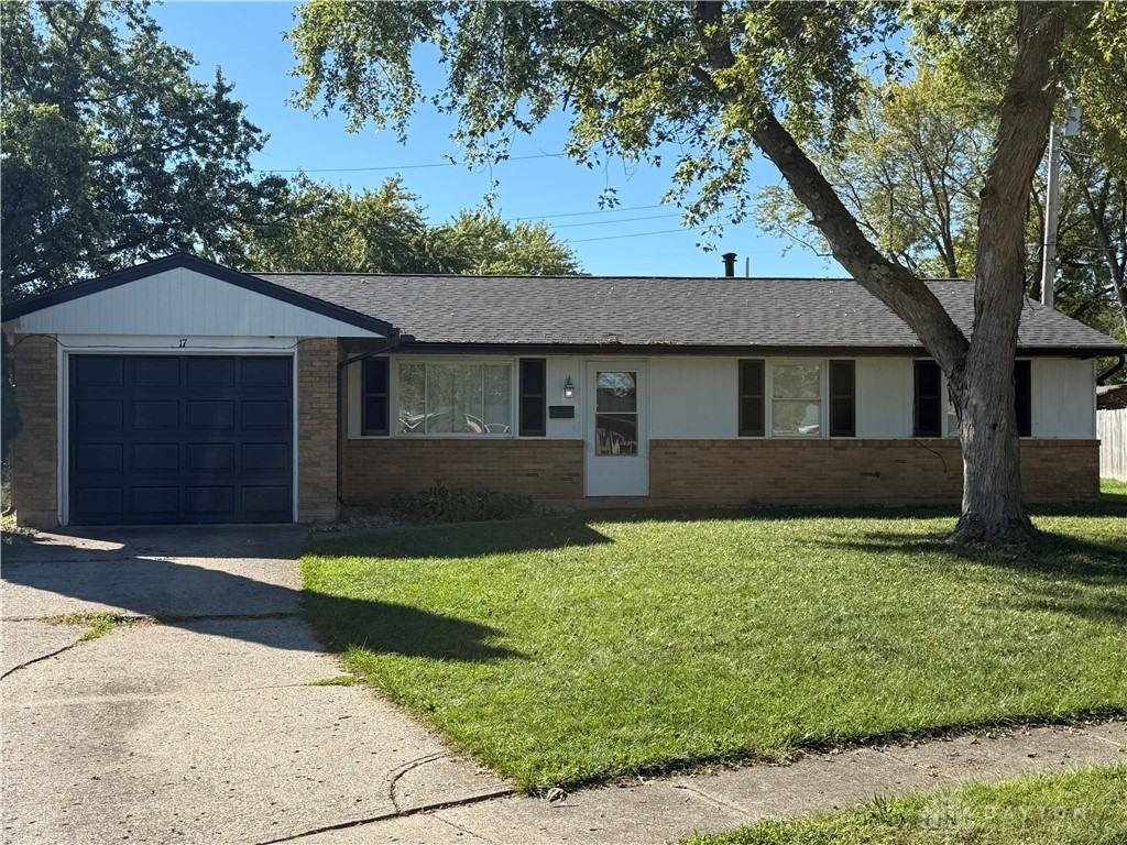 17 Lawndale Ct - Photo 2 of 16