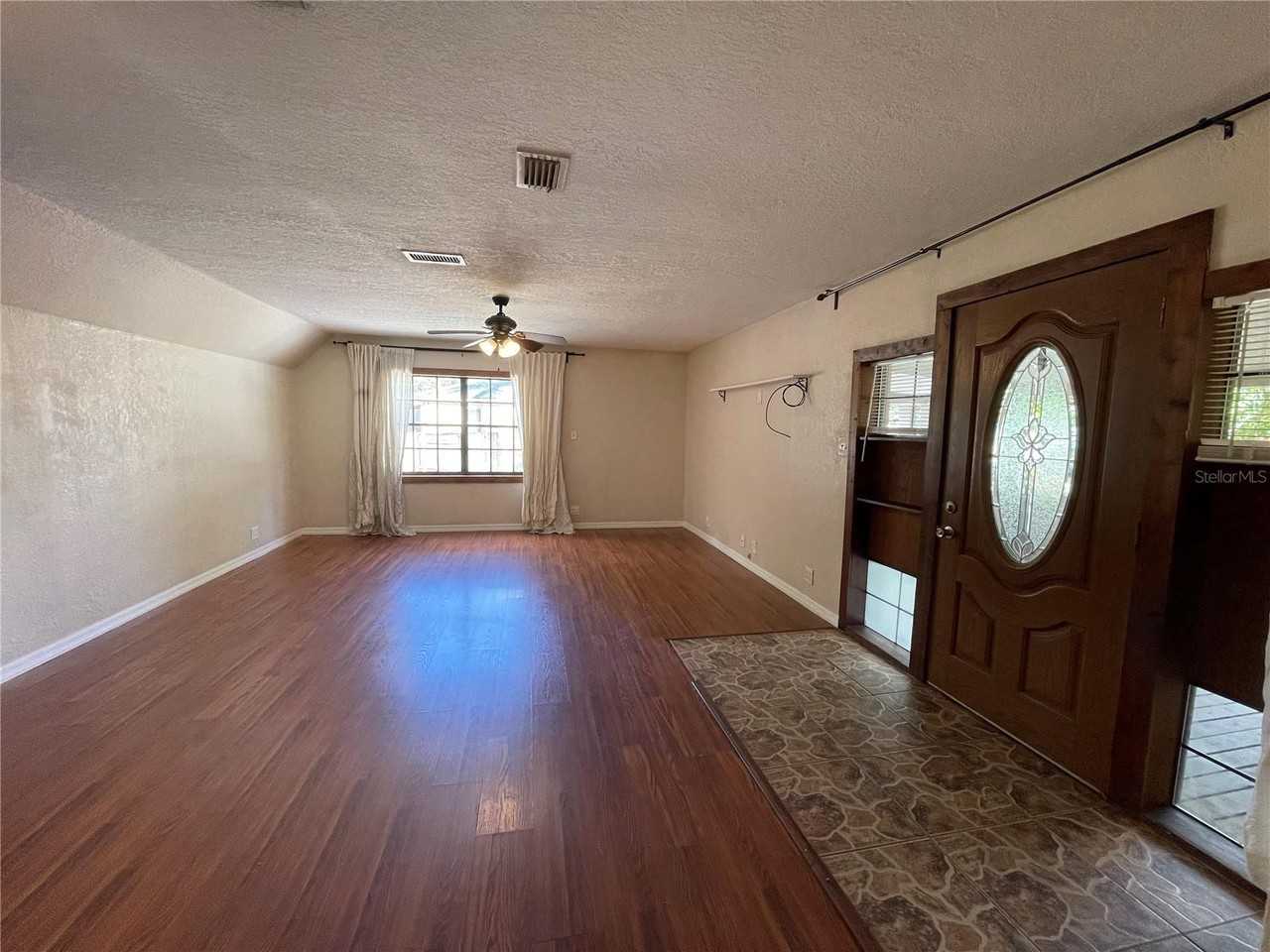 2525 Emma Circle - Photo 5 of 39