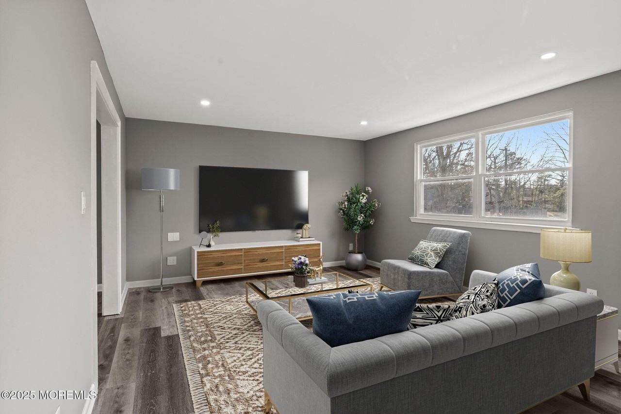 2344 Fernwood Ave - Photo 5 of 35