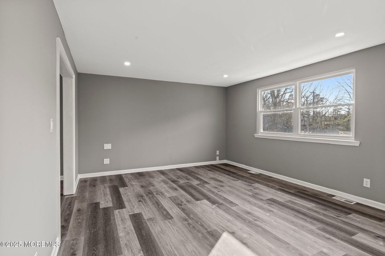 2344 Fernwood Ave - Photo 6 of 35