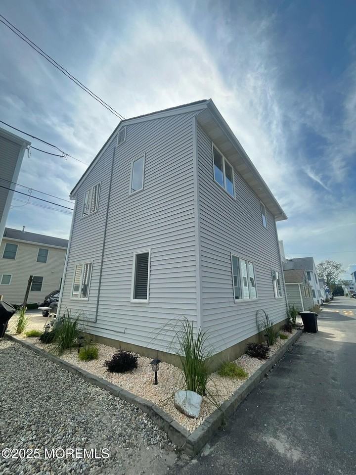 23 E Surf Way - Photo 2 of 26