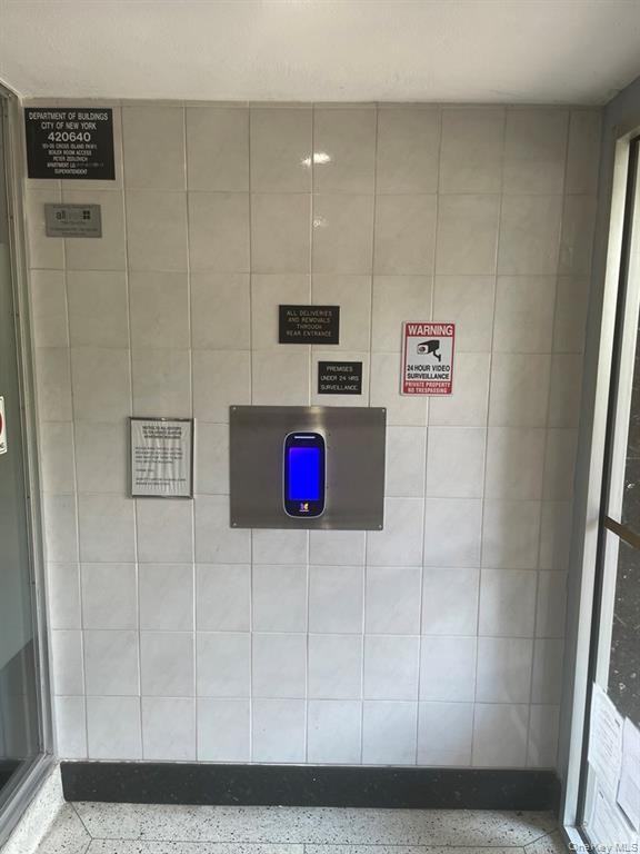 15105 Cross Island Pkwy - Photo 3 of 16