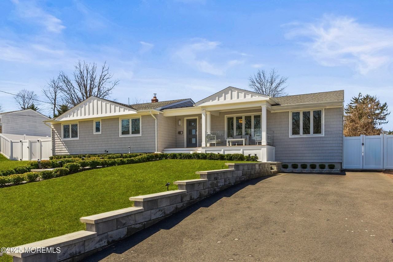 866 Red Oaks Dr - Photo 3 of 41