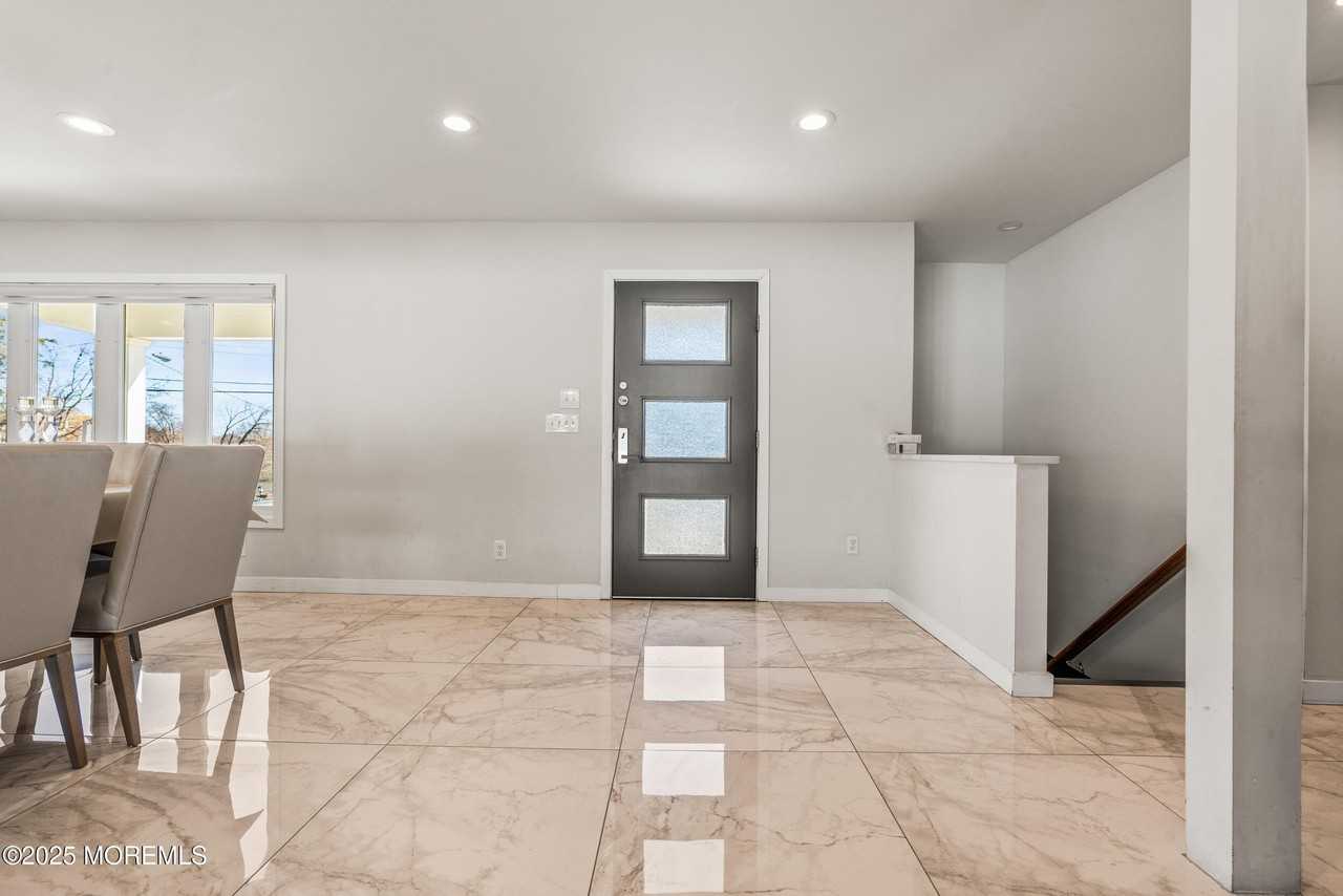 866 Red Oaks Dr - Photo 6 of 41