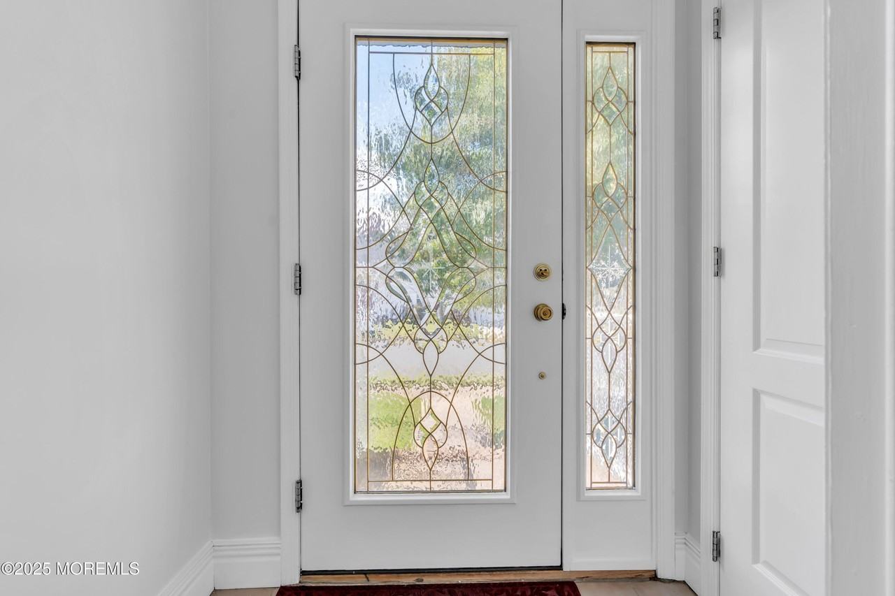 124 Neptune Pl - Photo 3 of 50