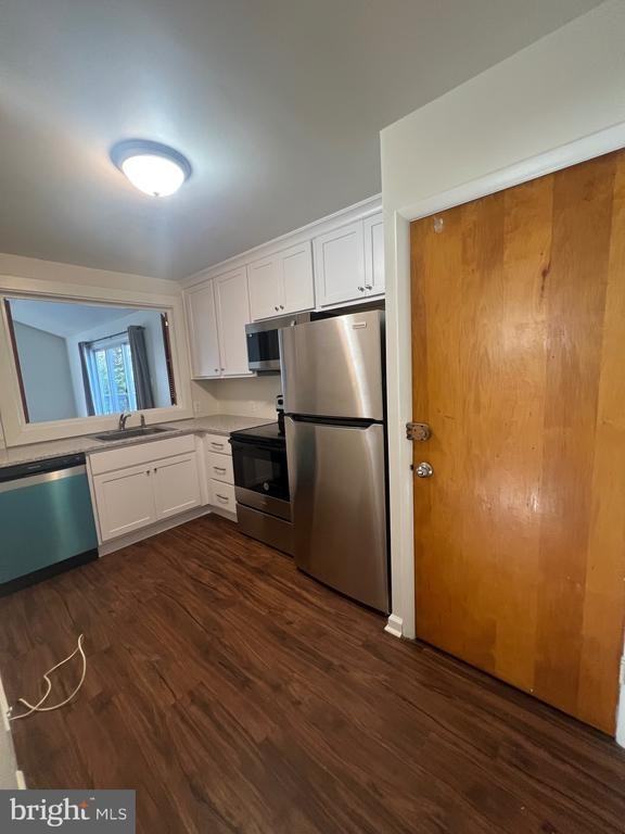 10 Forest Ave - Photo 2 of 15