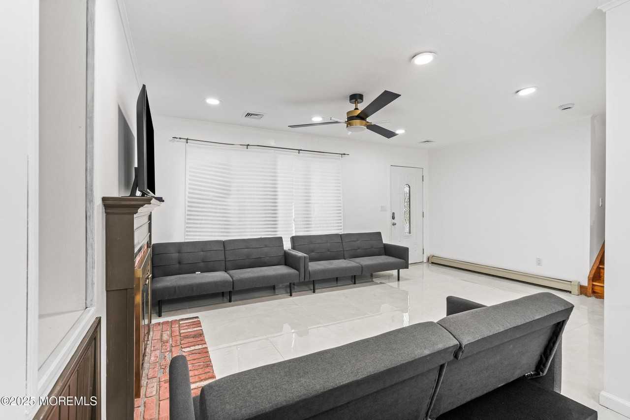 17 Johnston St - Photo 5 of 32