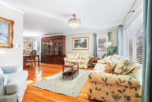 featured image of 123 Stockton Ave