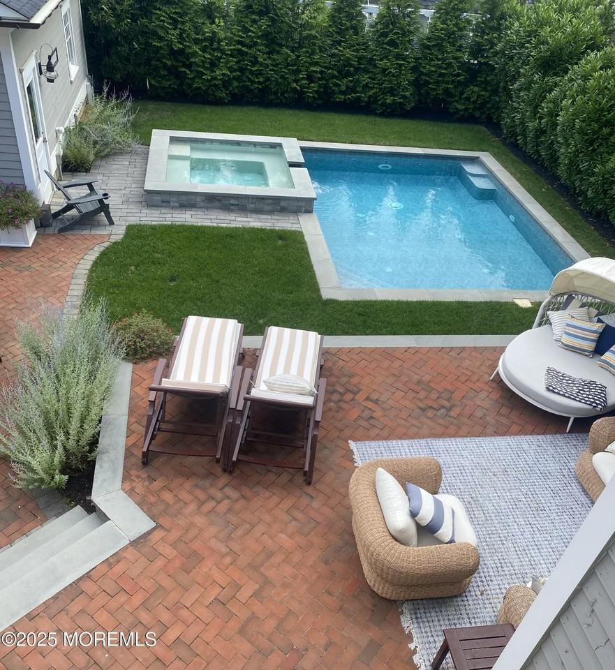 409 Ocean Rd - Photo 2 of 31