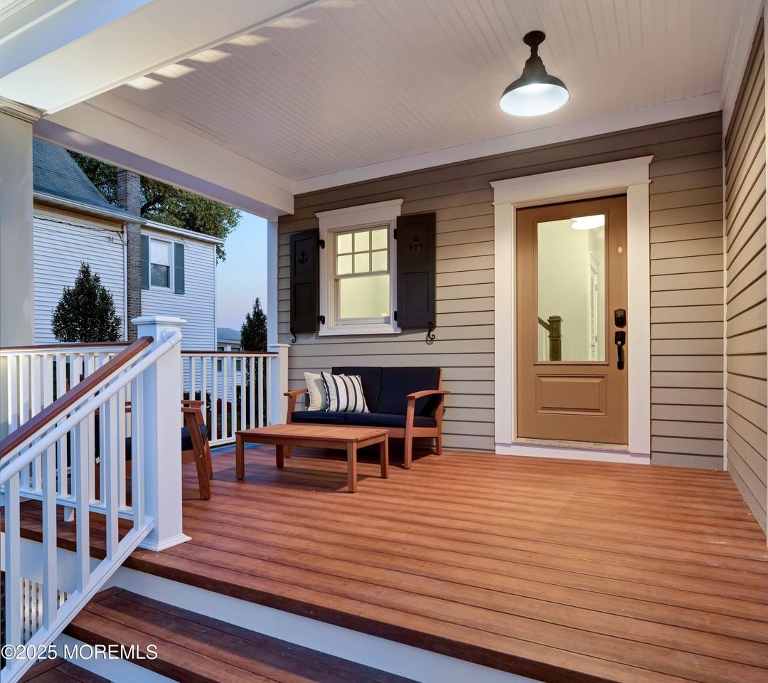 409 Ocean Rd - Photo 3 of 31