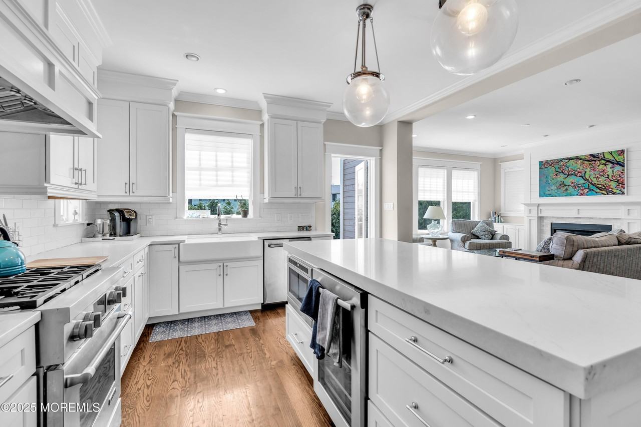 409 Ocean Rd - Photo 6 of 31